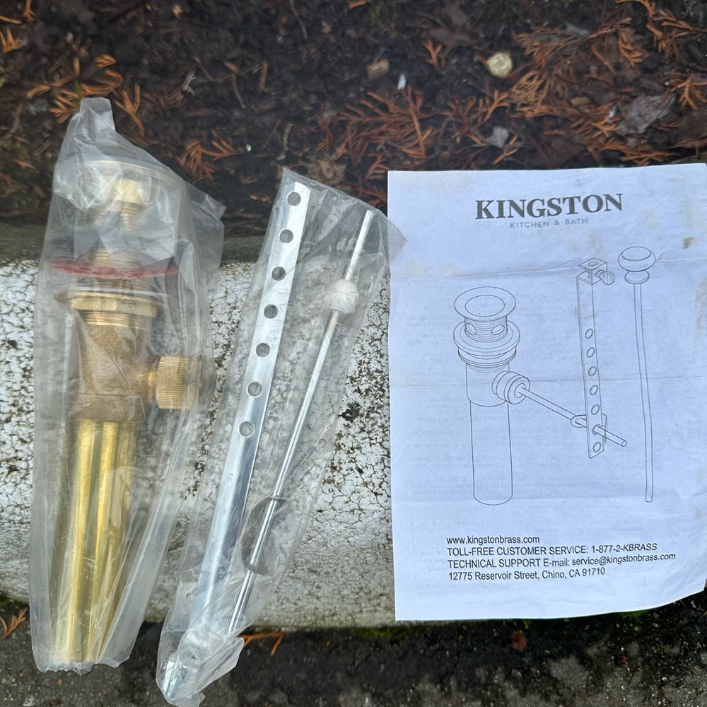 Kingston Bath Accessories in Gold and Silver